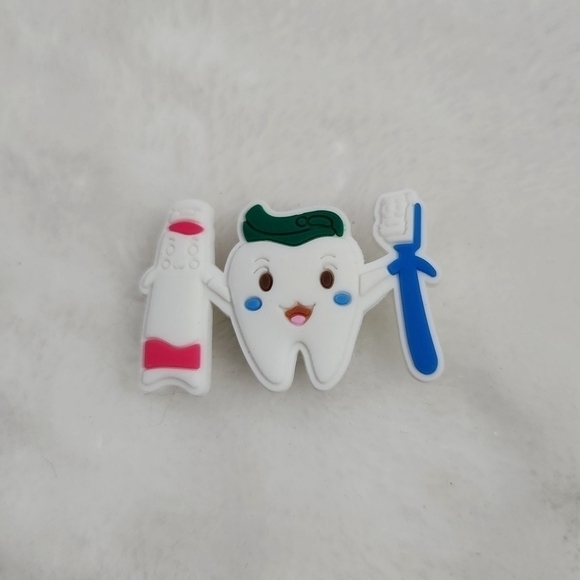 Crocs Jibbitz Scrub Top Toothbrush Toothpaste Good Vibes Bottle Shoe Charms - Picture 3 of 5